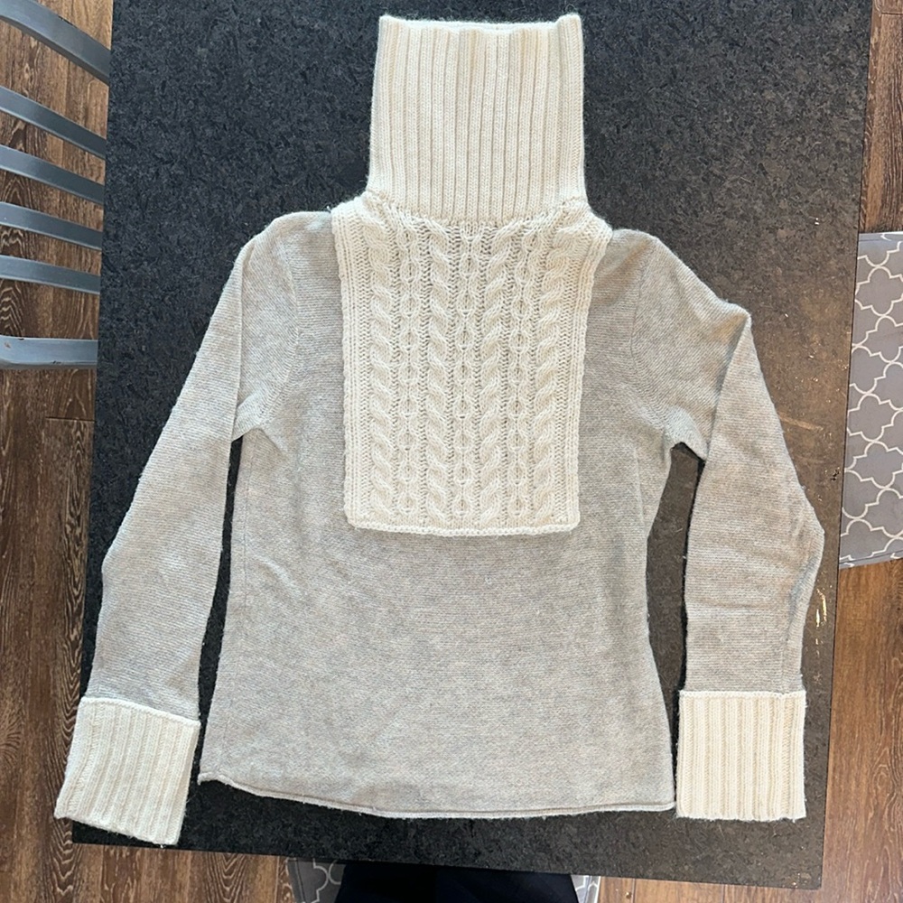 Tory Burch knit sweater size M